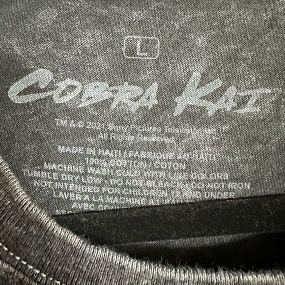 EUC - Cobra Kai Men’s Short Sleeve Shirt - Size Large - Picture 2 of 3